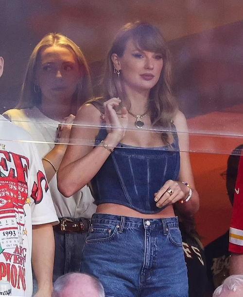 霉霉最新爆料,新专辑幕后故事与创作灵感大公开 第1张 霉霉最新爆料,新专辑幕后故事与创作灵感大公开 第1张